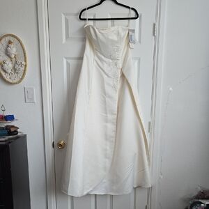 Elegant Strapless White Gown